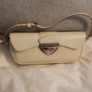 Louis Vuitton Pochette Montaigne